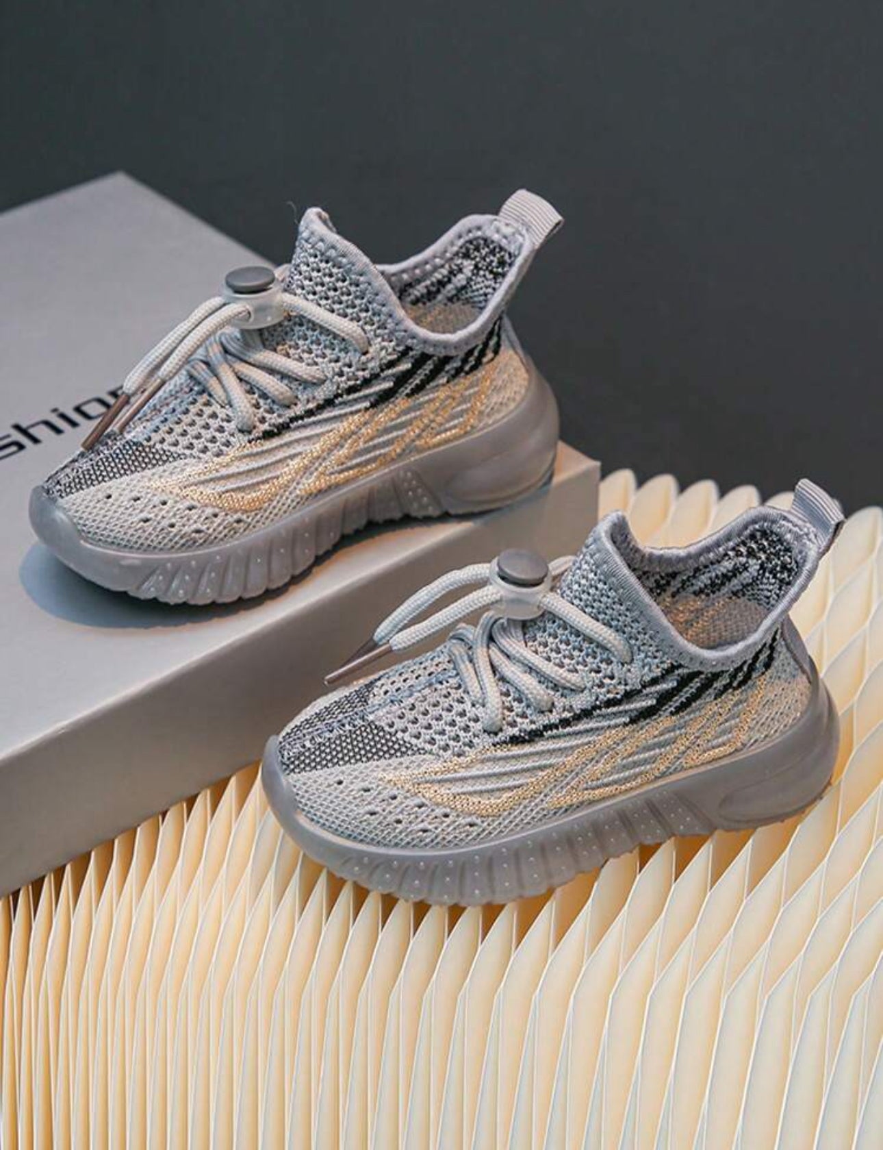 Silver Streak Knit Sneakers ⚡👟