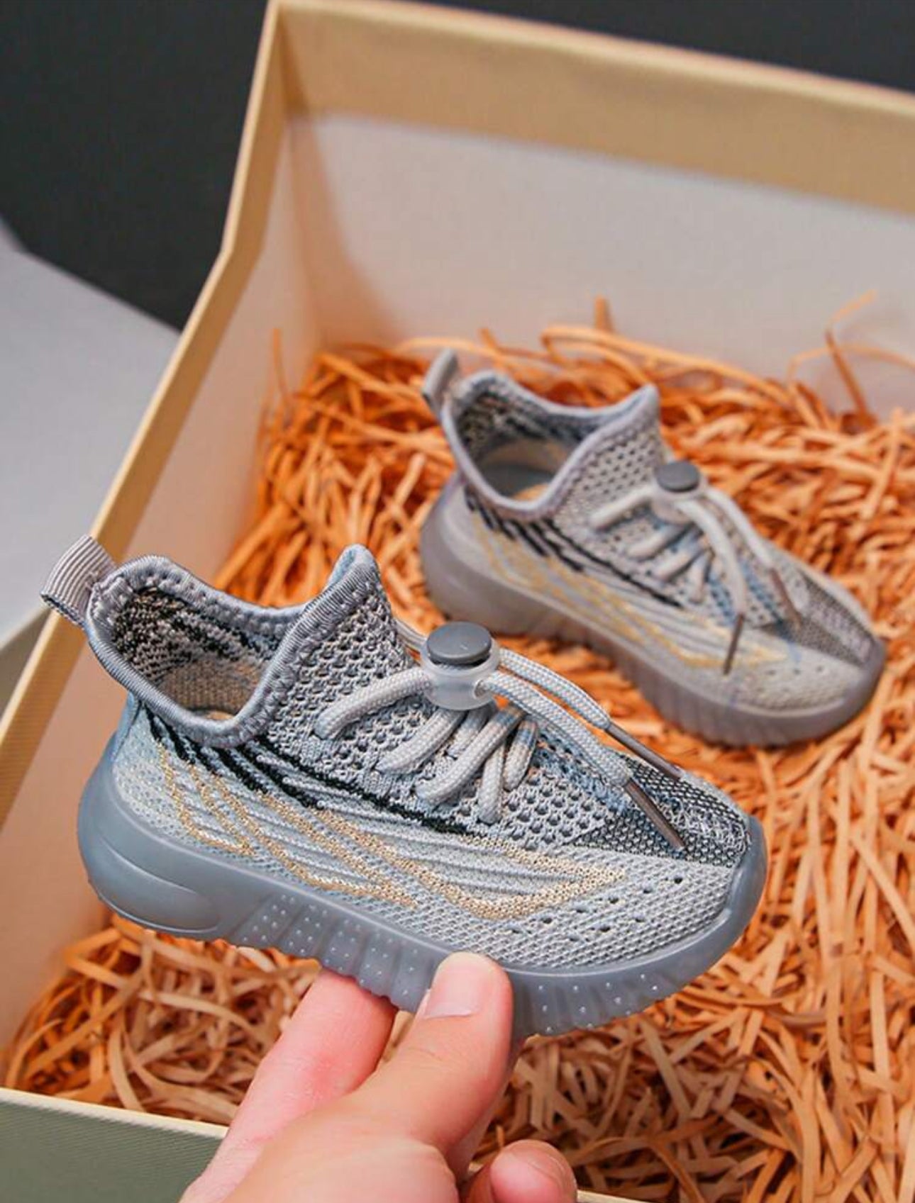 Silver Streak Knit Sneakers ⚡👟